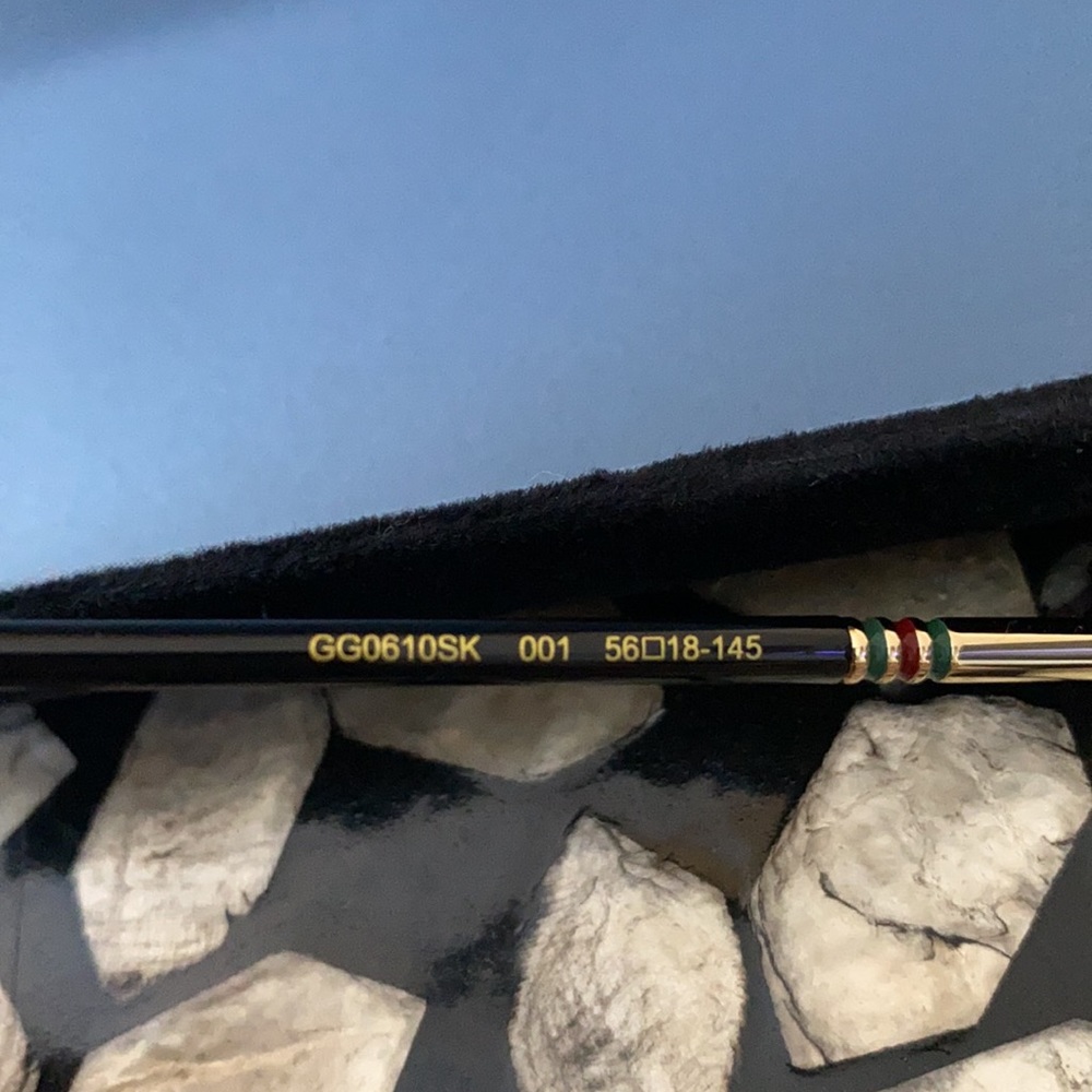 Gucci Men sunglasses - Picture 2 of 3